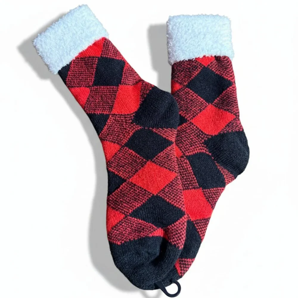 Magellan Outdoors Women's 2 Pairs Lodge Crew Holiday Socks 6-10 NEW